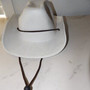 White Cowboy/Cowgirl Hat - Worn Once - Small